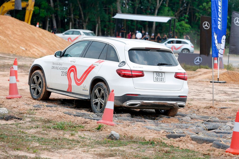 Học viện lái xe an toàn Mercedes-Benz 2018 có gì mới? ảnh 15