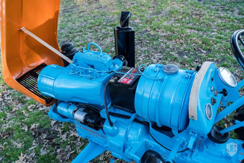 Lamborghini 2241R: Chiếc máy kéo ưa thích của nhà sáng lập thương hiệu siêu xe nước Ý ảnh 3