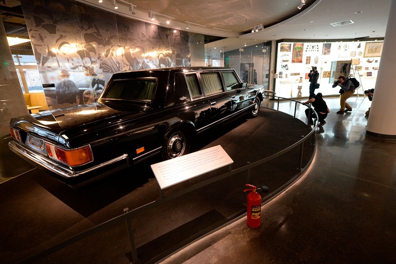 Khám phá chiếc Limousine mới của Tổng thống Nga Putin trong ngày lễ nhậm chức ảnh 2