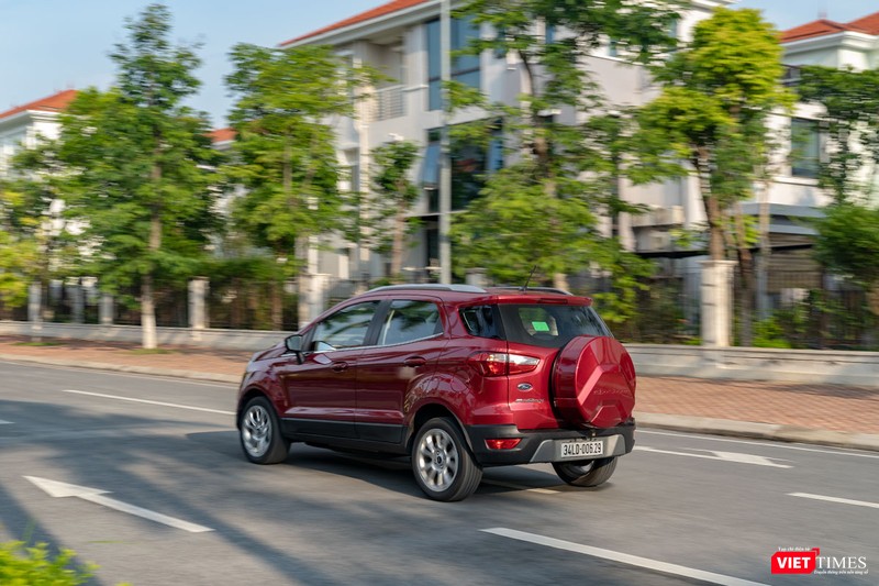 Trụ A quá lớn khiến góc quan sát hai bên bị hẹp đi đáng kể.