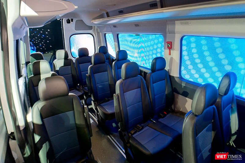 Không gian dành cho hành khách rộng rãi cả ở khuc vực để chân lẫn không gian phần đầu