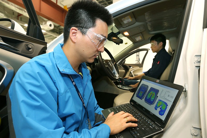 Bản đồ áp lực kỹ thuật số đo sự phân bổ trọng lượng cơ thể lên ghế ngồi. Bản đồ áp lực kỹ thuật số đo sự phân bổ trọng lượng cơ thể lên ghế ngồi.