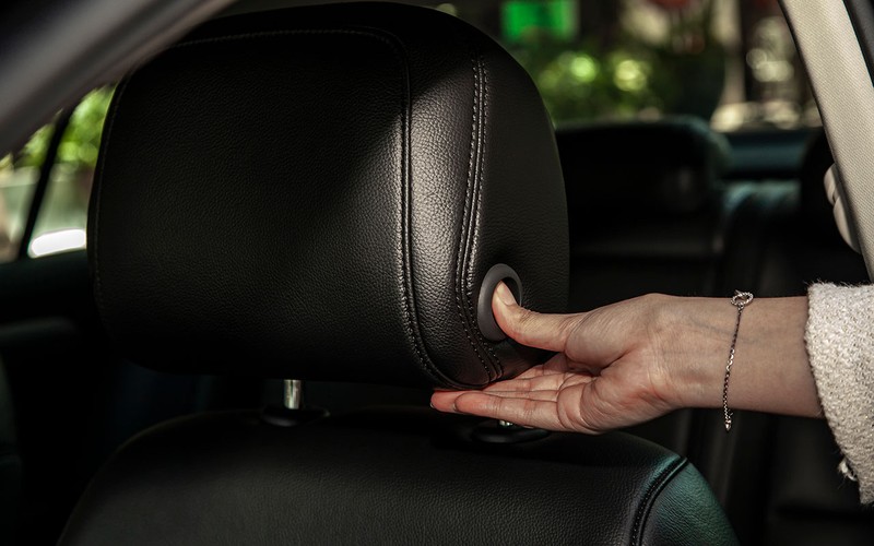 Tựa đầu được thiết kế giảm chấn thương đốt sống cổ, dễ dàng điều chỉnh