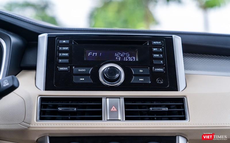 Dàn CD/FM/MP3 tích hợp kết nối AUX.