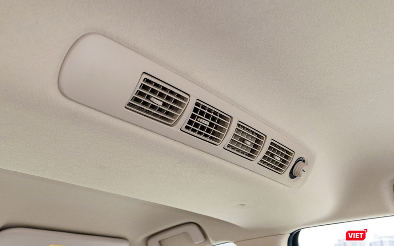 Giàn lạnh thứ 2 cho hàng ghế sau nhưng nó trông như hệ thống quạt gió.