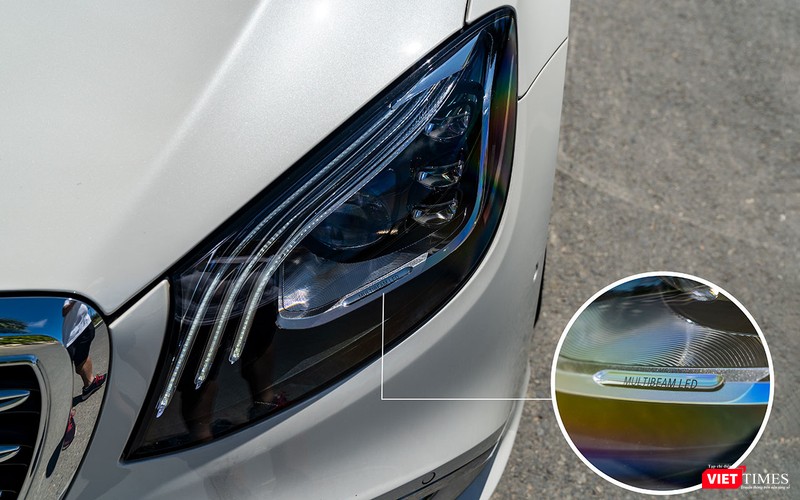 Hệ thống đèn pha công nghệ MultiBeam LED giúp cải thiện khả năng chiếu sáng và phân luồng sáng độc lập, giúp an toàn hơn cho những phương tiện ngược chiều