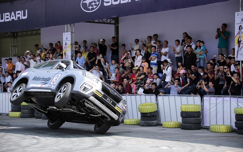 Các hoạt động bên lề triển lãm như trải nghiệm, lái thử xe được diễn ra song song với việc trưng bày.