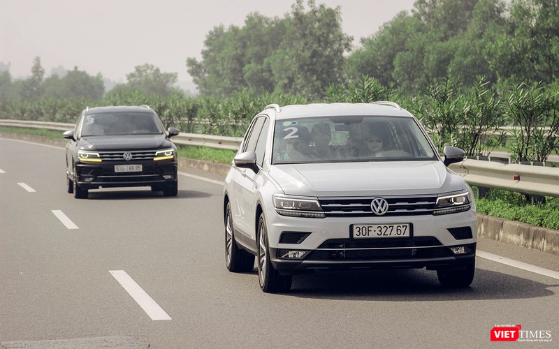 Chiếc xe có khả năng cách âm tốt ngay cả khi chạy với bộ lốp kích thước lớn 19 inch. Chiếc xe có khả năng cách âm tốt ngay cả khi chạy với bộ lốp kích thước lớn 19 inch.