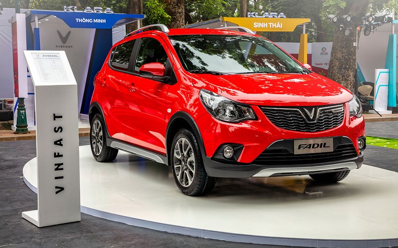 VinFast Fadil hiện mới chỉ có 2 phiên bản thuộc động cơ 1.4L, còn bản taxi sử dụng động cơ 1.0L khả năng sẽ được ra mắt sau.