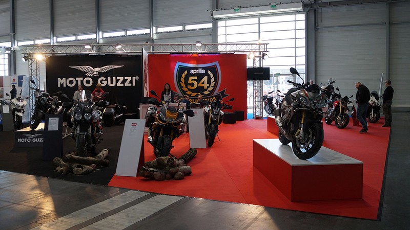 Tới đây những mẫu xe của hai thương hiệu Moto Guzzi và Aprilia thuộc sở hữu của tập đoàn Piaggio sẽ gia nhập thị trường xe phân khối lớn tại Việt Nam. Tới đây những mẫu xe của hai thương hiệu Moto Guzzi và Aprilia thuộc sở hữu của tập đoàn Piaggio sẽ gia nhập thị trường xe phân khối lớn tại Việt Nam.