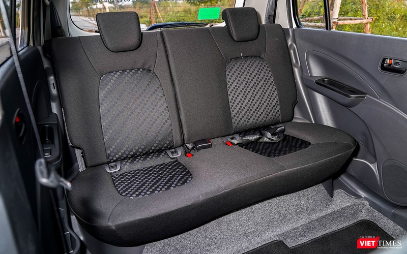 Không gian ở hàng ghế sau
