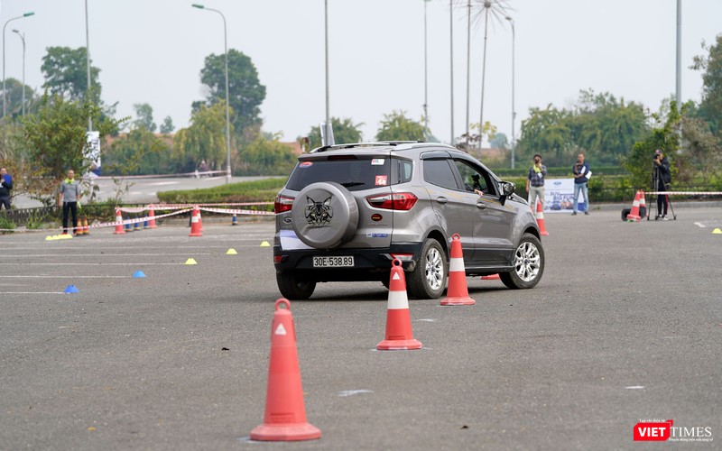Các phần trải nghiệm trên điều kiện đường Onroad