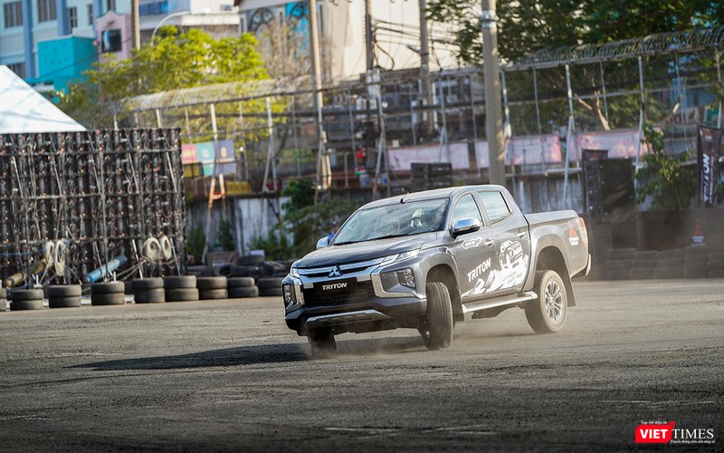 Những cú drift của vẫn động viên đua xe thể thao Leona Chin sẽ đem lại sự thích thú khi ngồi trải nghiệm ở vị trí ghế hành khách.