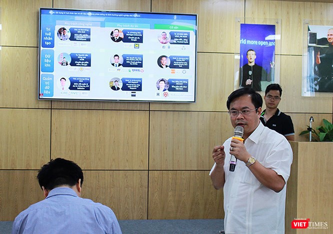 ông Vương Quốc Thắng - Giám đốc Trung tâm Chuyển giao Tri thức và Hỗ trợ Khởi nghiệp ĐHQG Hà Nội ông Vương Quốc Thắng - Giám đốc Trung tâm Chuyển giao Tri thức và Hỗ trợ Khởi nghiệp ĐHQG Hà Nội