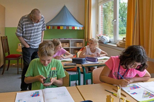 Nước ngoài dạy học sinh dùng smartphone, iPad ra sao? - Ảnh 2. Nước ngoài dạy học sinh dùng smartphone, iPad ra sao? - Ảnh 2.