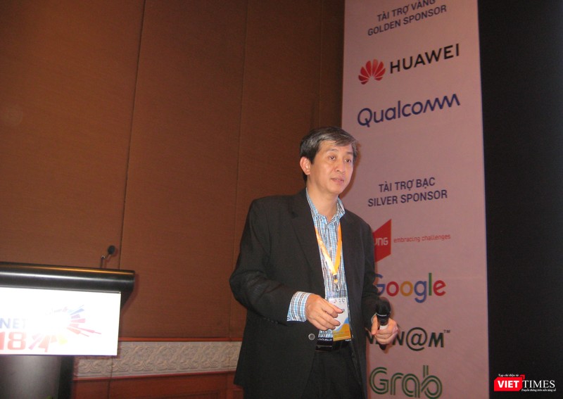 Ông Trần Tuấn Anh thuyết trình về công nghệ 5G tại phiên thảo luận chuyên đề về hạ tầng, tài nguyên Internet và vấn đề quyền riêng tư, bảo mật Ông Trần Tuấn Anh thuyết trình về công nghệ 5G tại phiên thảo luận chuyên đề về hạ tầng, tài nguyên Internet và vấn đề quyền riêng tư, bảo mật