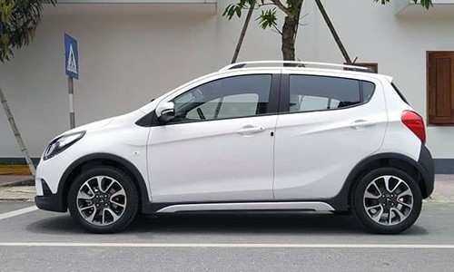 Fadil có kích thước dài, rộng, cao lần lượt 3.675 x 1.632 x 1.495 mm. Trục cơ sở xe ở mức 2.385 mm. Mẫu xe VinFast nhỏ hơn Hyundai Grand i10 kích thước tương ứng 3.765 x 1.660 x 1.505 mm. Fadil có kích thước dài, rộng, cao lần lượt 3.675 x 1.632 x 1.495 mm. Trục cơ sở xe ở mức 2.385 mm. Mẫu xe VinFast nhỏ hơn Hyundai Grand i10 kích thước tương ứng 3.765 x 1.660 x 1.505 mm.