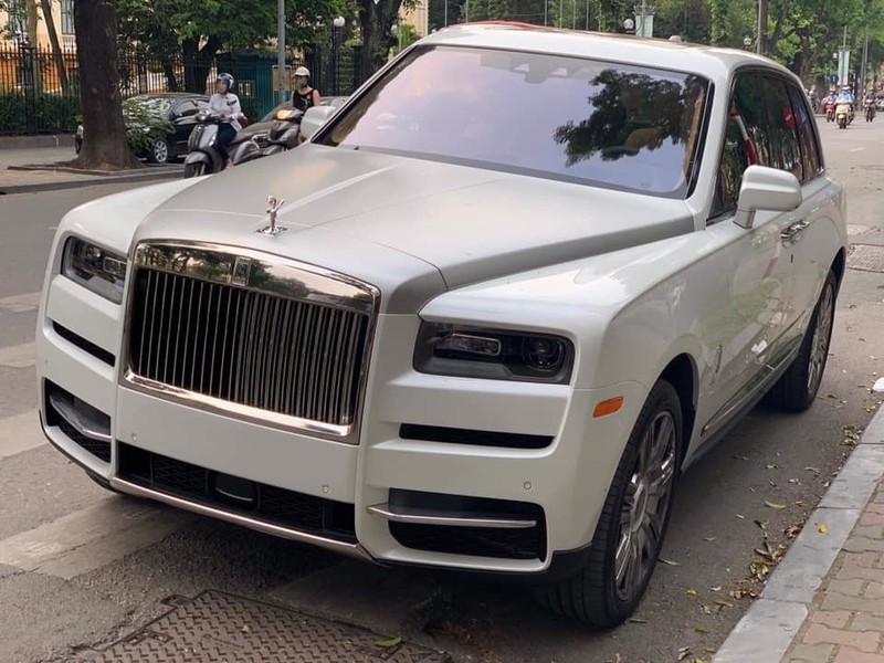 SUV siêu sang Rolls-Royce Cullinan đầu tiên về Việt Nam
