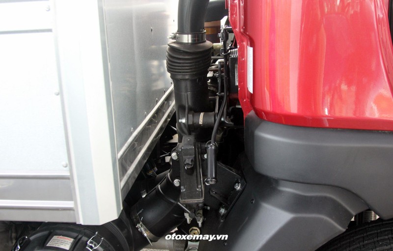 Hệ thống nâng hạ cabin bằng thủy lực giúp kết nối chắc chắn hơn giữa cabin và sát-xi, giảm rung lắc cabin khi chạy đường xấu