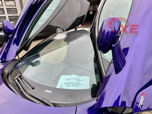 Chiếc siêu xe đang ở Đức nhưng xuất hiện kèm dòng chữ "chính chủ" như lời khẳng định xe sắp về Việt Nam