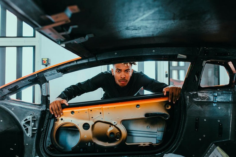 Gray đã tạo nên một tác phẩm để đời. Ảnh: Carbuzz