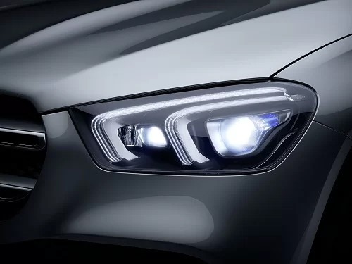 Thiết kế đèn trước của mẫu SUV sắp ra mắt của Mercedes-Benz