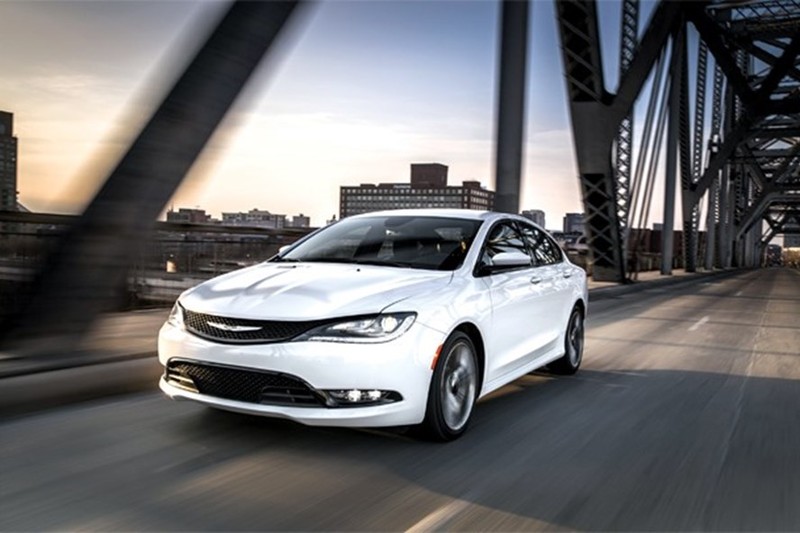 Màu trắng lại có tuổi thọ kém nhất, dễ bị xỉn màu. Ảnh BD.
