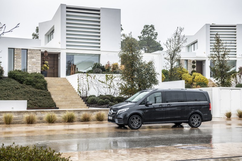 V 250 AMG có mức giá 3,129 tỷ đồng tại Việt Nam V 250 AMG có mức giá 3,129 tỷ đồng tại Việt Nam