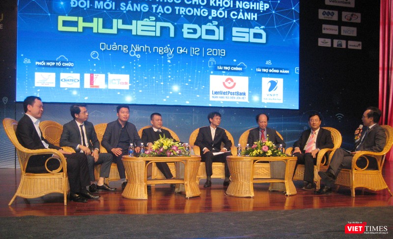 Các diễn giả trong phần giao lưu của hội thảo