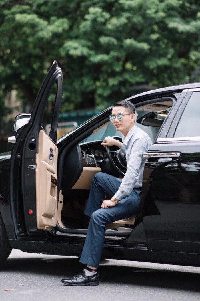 Doanh nhân Phạm Hữu Tuấn có niềm đam mê đặc biệt với các dòng xe hạng sang (Ảnh: Kiến thức) Doanh nhân Phạm Hữu Tuấn có niềm đam mê đặc biệt với các dòng xe hạng sang (Ảnh: Kiến thức)