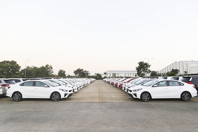 Lô xe Kia Cerato được sản xúat tại Nhà máy Thaco Kia