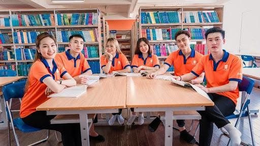 Sinh viên Đại học Đại Nam Sinh viên Đại học Đại Nam