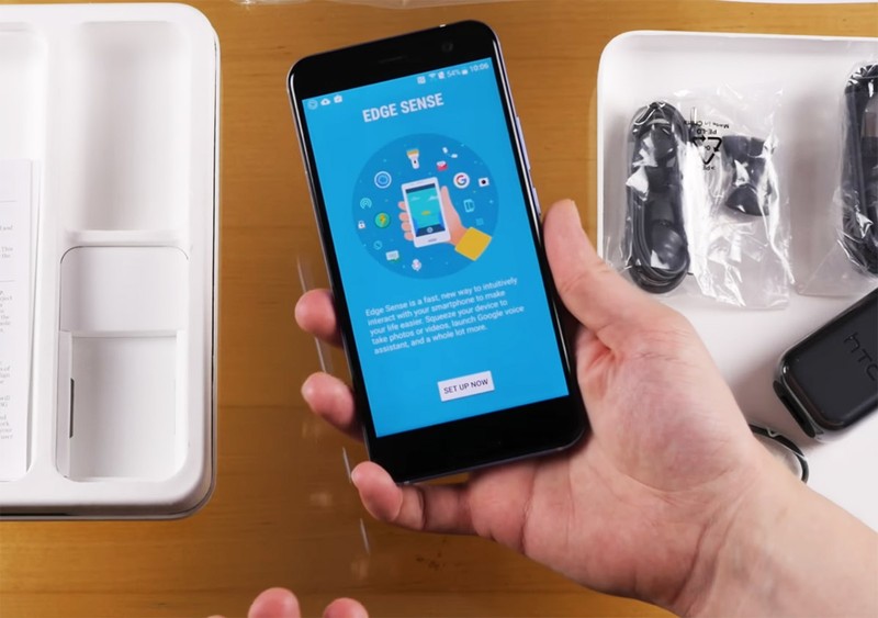 Mở hộp siêu phẩm HTC U 11 ảnh 10