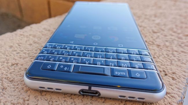 Đánh giá BlackBery KeyOne: Thiết kế cao cấp, hiệu năng tầm trung ảnh 5