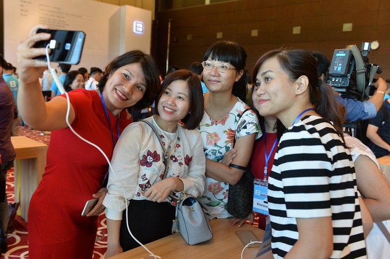 CEO Nguyễn Tử Quảng: Bphone 2017 giá 9.789.000 đồng, mở bán từ 19/8 tới ảnh 2