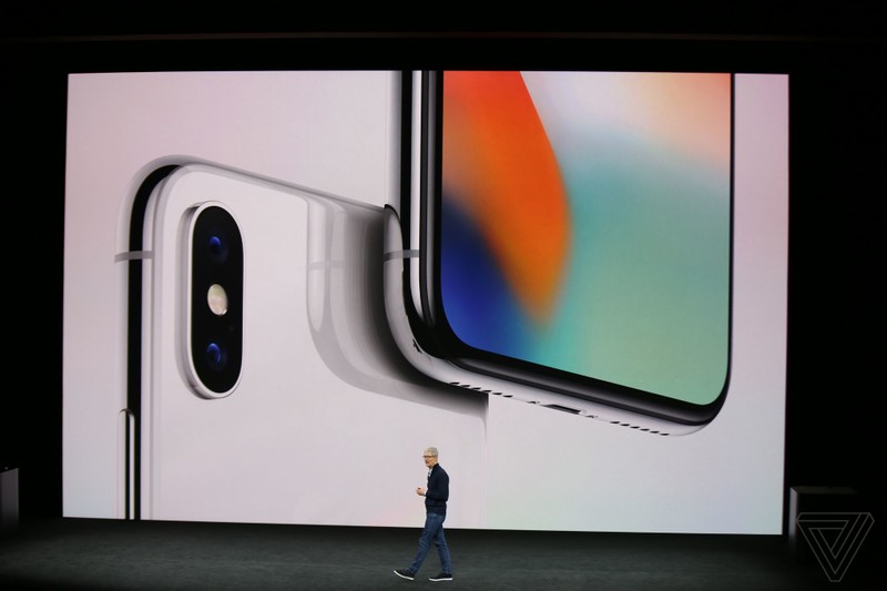 iPhone X giá từ 999 USD, lên kệ vào 3/11 ảnh 1