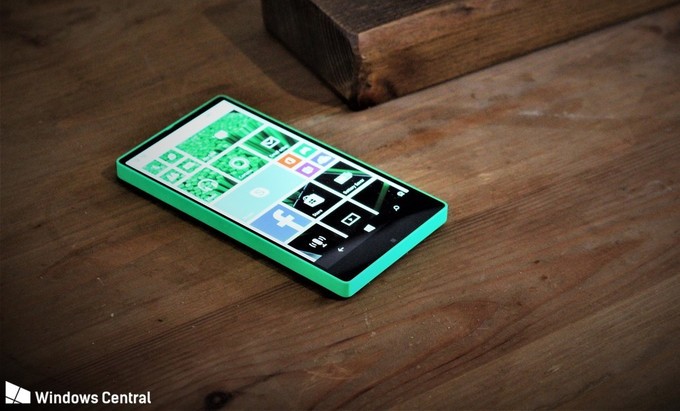 Chiêm ngưỡng smartphone viền siêu mỏng "suýt ra mắt" của Microsoft  ảnh 1