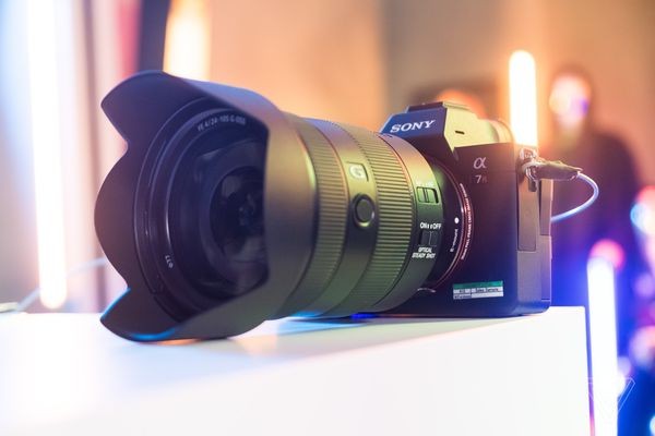 Sony tung ra máy ảnh A7R III thách thức các mẫu full-frame của Canon ảnh 2