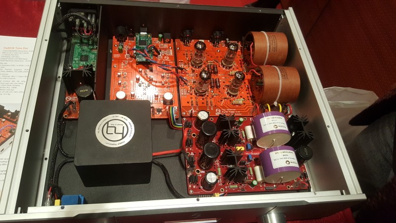 Chiêm ngưỡng những cặp loa tiền tỷ tại Triển lãm nghe nhìn Việt Nam 2017 ảnh 17