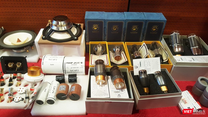 Chiêm ngưỡng những cặp loa tiền tỷ tại Triển lãm nghe nhìn Việt Nam 2017 ảnh 16