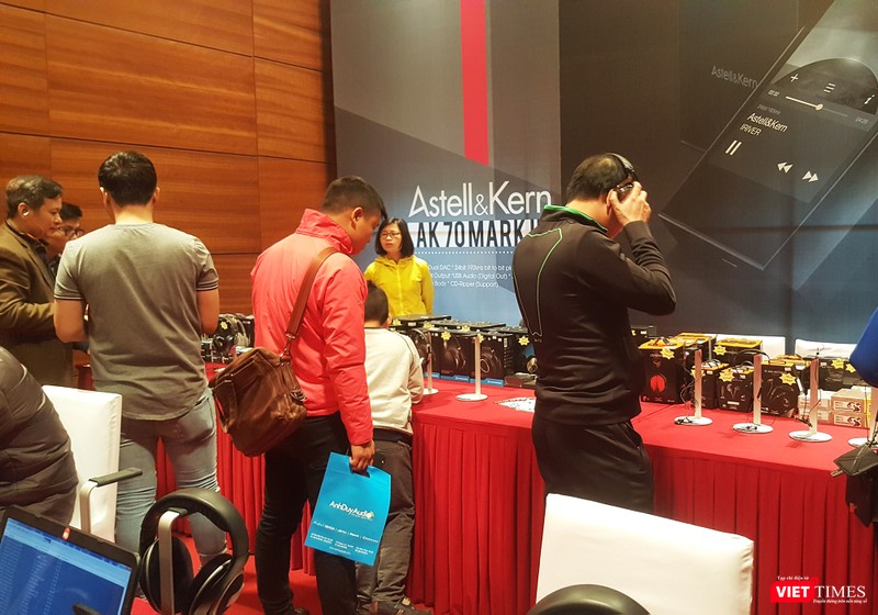 Chiêm ngưỡng những cặp loa tiền tỷ tại Triển lãm nghe nhìn Việt Nam 2017 ảnh 18