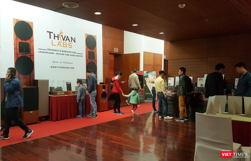 Chiêm ngưỡng những cặp loa tiền tỷ tại Triển lãm nghe nhìn Việt Nam 2017 ảnh 8