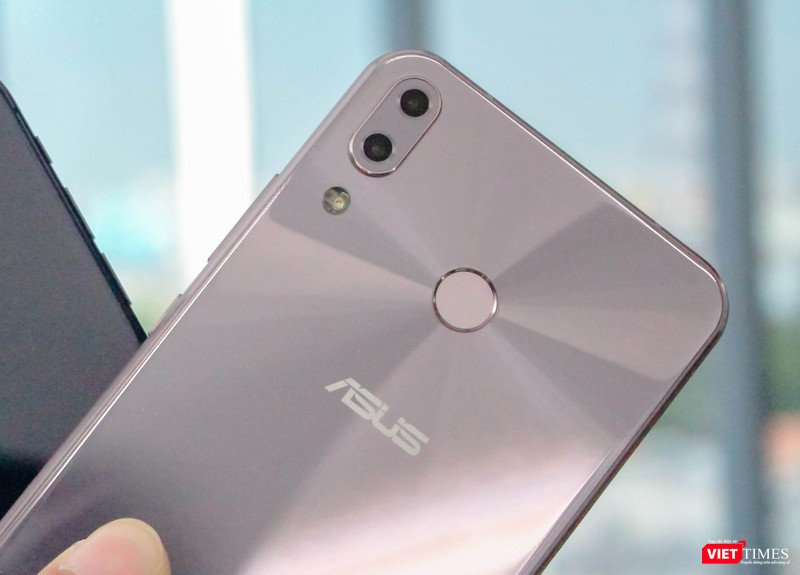 Trên tay Asus ZenFone 5 (2018) tại Việt Nam: đẹp hơn iPhone X! ảnh 10