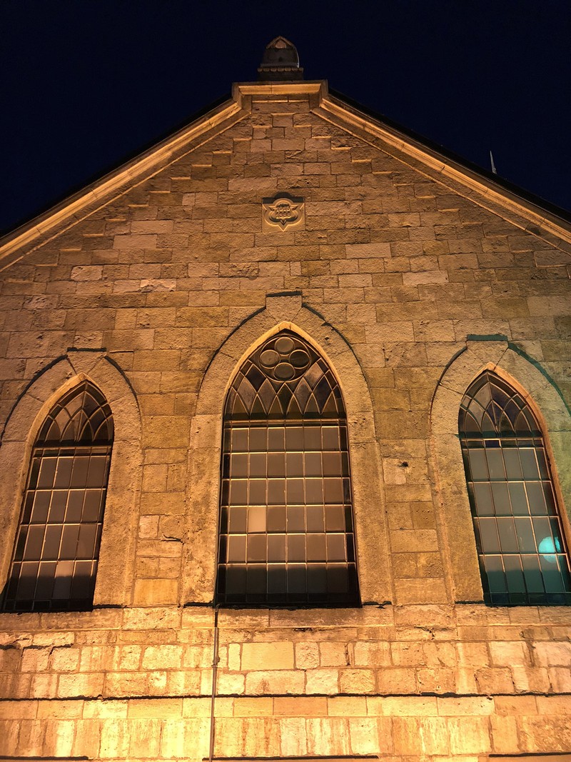 Chụp đêm với iPhone X, S9+, Pixel 2 XL và Note 8: Bạn thấy smartphone nào chụp đẹp hơn? ảnh 3