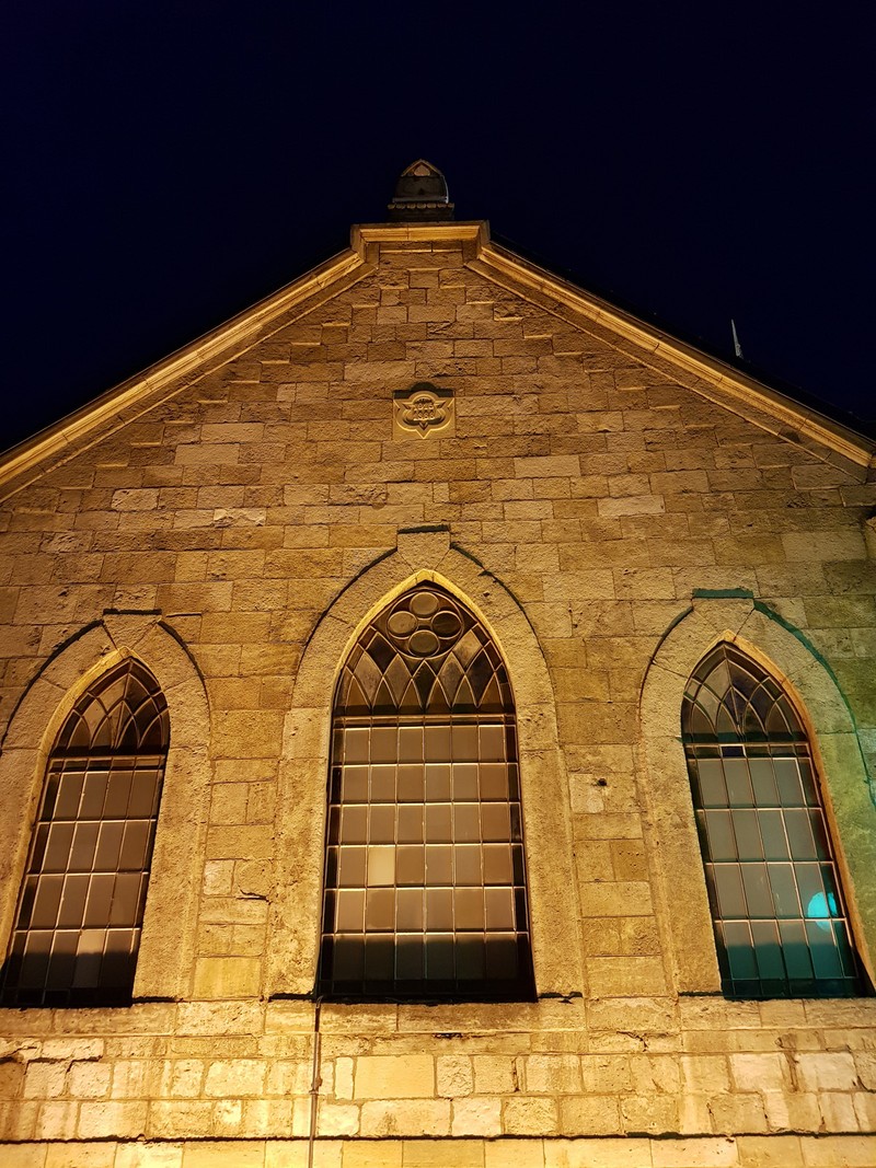 Chụp đêm với iPhone X, S9+, Pixel 2 XL và Note 8: Bạn thấy smartphone nào chụp đẹp hơn? ảnh 2