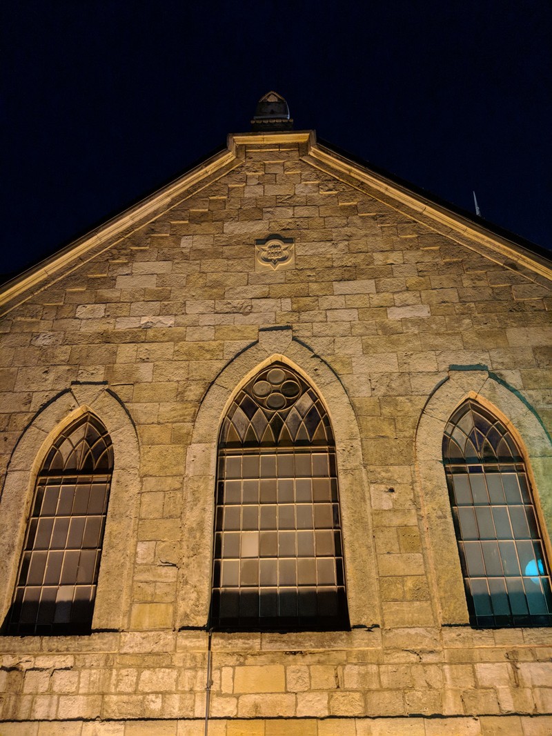 Chụp đêm với iPhone X, S9+, Pixel 2 XL và Note 8: Bạn thấy smartphone nào chụp đẹp hơn? ảnh 4