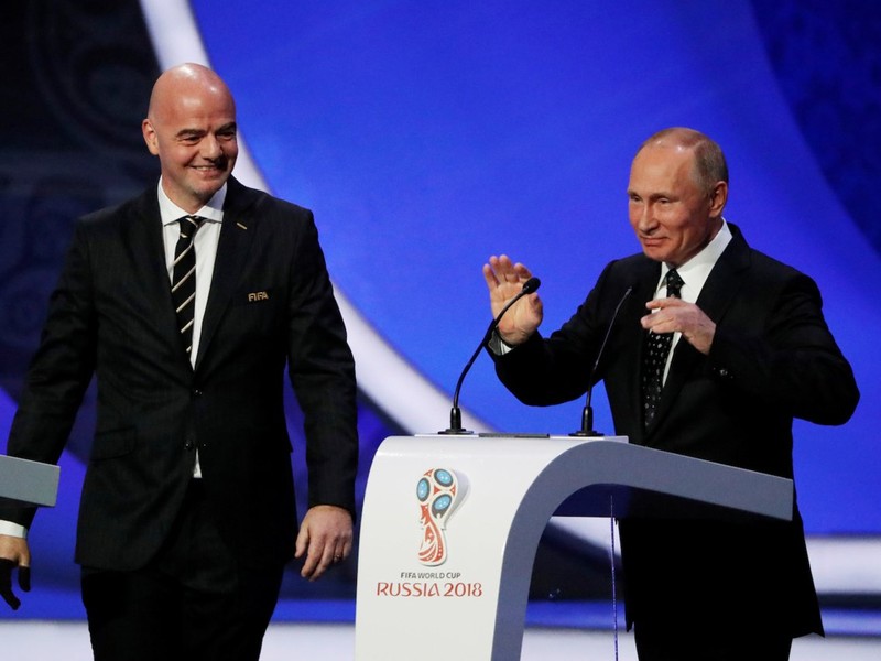 Tổng thống Putin follow 19 người trên Twitter, trong đó có một người đã chết cách đây 5 năm ảnh 17