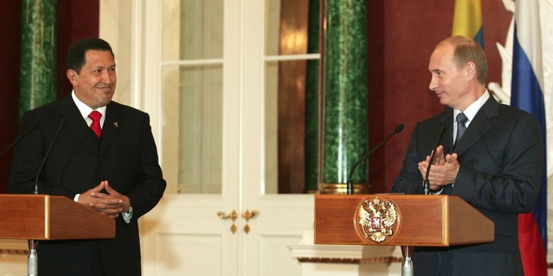 Tổng thống Putin follow 19 người trên Twitter, trong đó có một người đã chết cách đây 5 năm ảnh 4