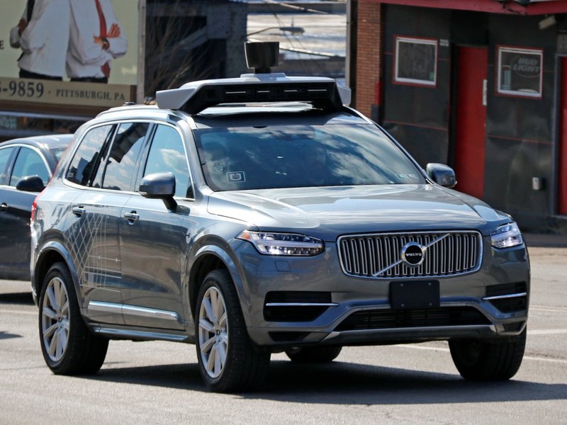 Xe tự lái của Uber vừa đâm chết một phụ nữ đi bộ: có nên phó mặc vô lăng cho máy móc? ảnh 1