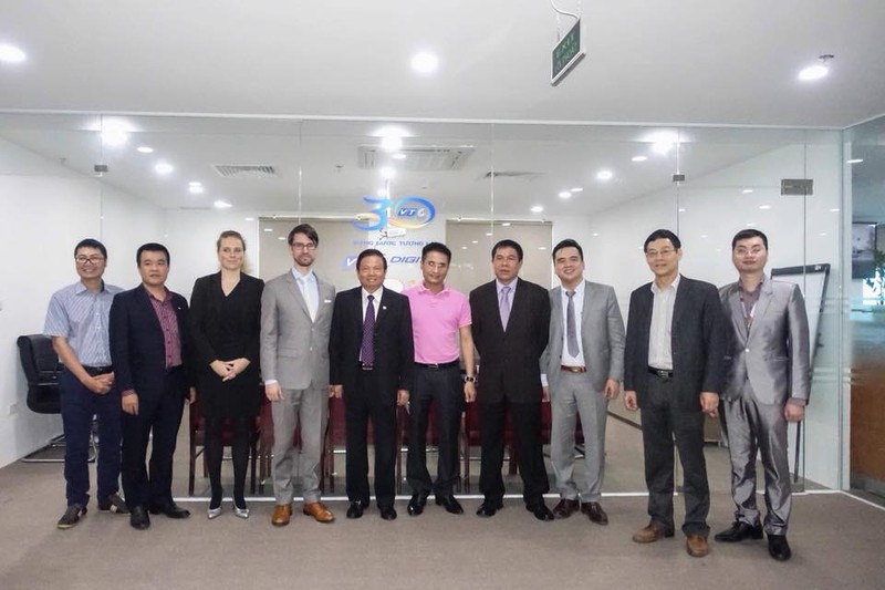 ông Nathaniel Jurist Gleicher, Giám đốc Chính sách An ninh mạng của Facebook (người thứ 4 từ trái sang) sẽ tham dự sự kiện do Hội Truyền thông số VN phối hợp với AmCham tổ chức